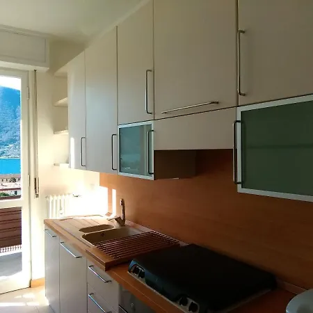 Miralago Casa Vacanze * مانديلو ديل لاريو