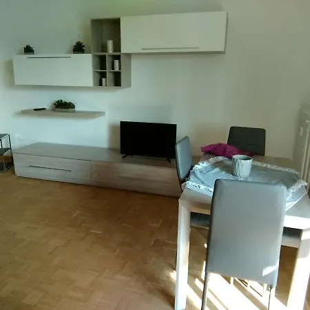 شقة Miralago Casa Vacanze مانديلو ديل لاريو